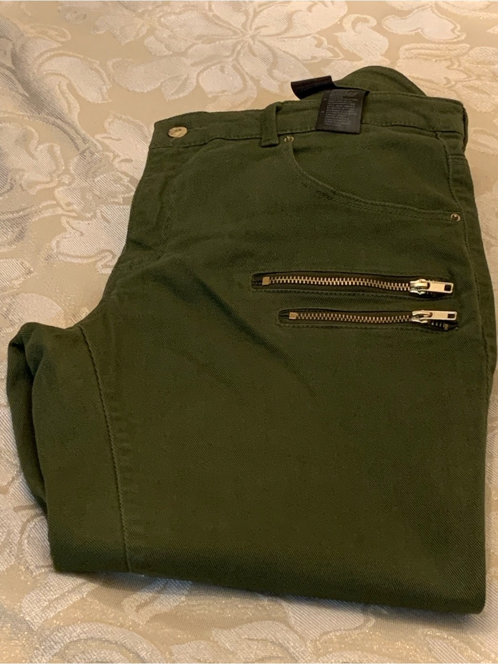 H&M Olive Green Women's Zip-Detail Capris